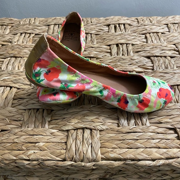 Lucky Brand floral print flats. - Picture 2 of 3